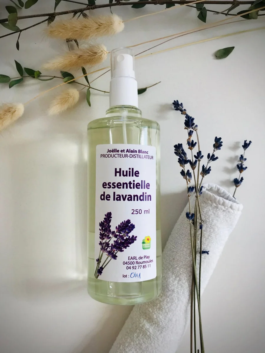 Huile essentielle de lavandin 250ml vapo - Vins Rouges Harmonieux pour Chaque Occasion Huile essentielle de lavandin 250ml vapo - Maison de pays du Verdon