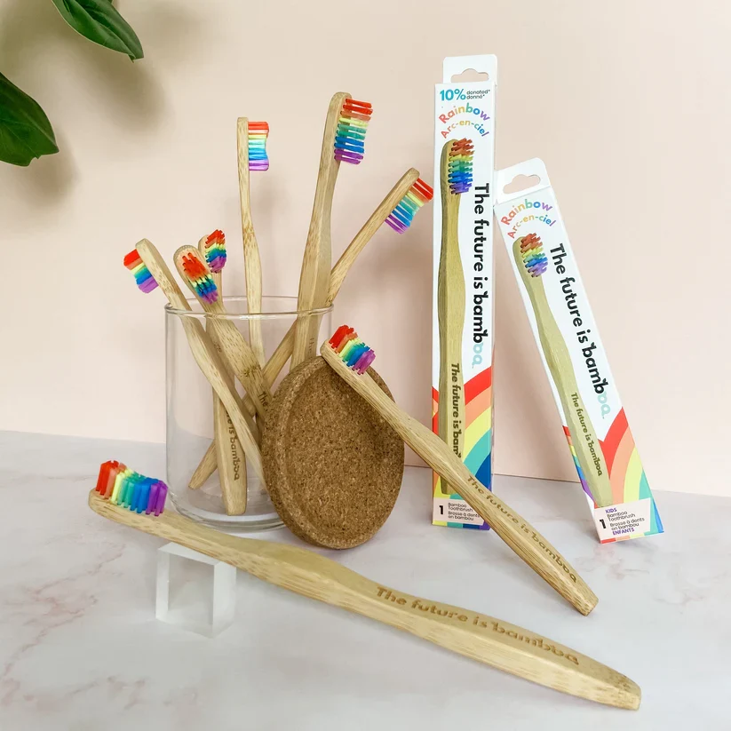 Brosse dents Arc-en-ciel soies souples Saldi Straordinari Offerte Speciali Disponibili Adesso