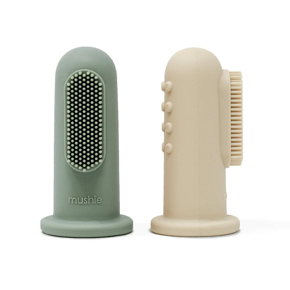 Mushie Brosse à dents sable/bleu Soft Cambridge - E-shop mondial – Produits durables, modernes et accessibles partout