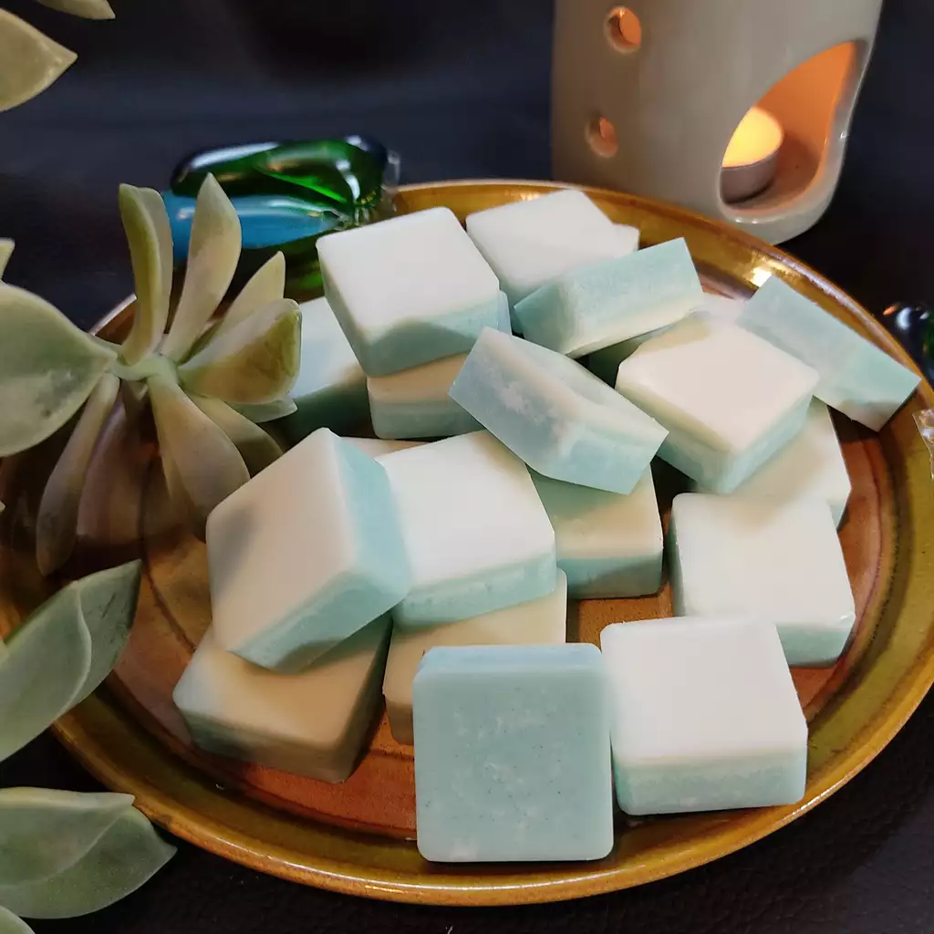 Fondant Parfumé Linge Propre – Une Pure Fraîcheur Lessive - Édition Limitée – L’Art de la Table Française en Promotion ! Nouvelle collection de linge de table pour un été tout en couleurs