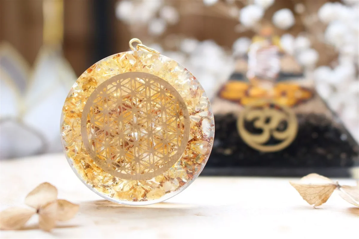 Orgonite “Fleur de Vie” en pendentif [Pierre de Citrine] - Éclairage de qualité avec frais de port offerts - {'count': 13, 'name': 'Orgonite'}
